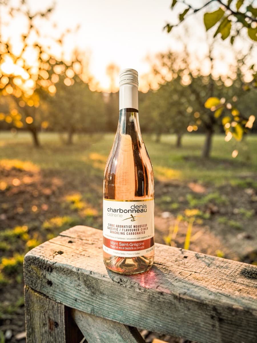 Bouteille du Rosé, cidre pétillant aromatisé à la fraise